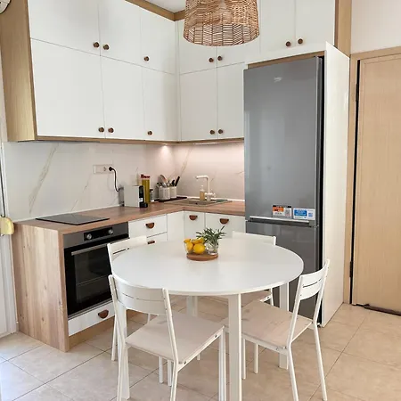 Διαμέρισμα New With Private Yard 150m From *