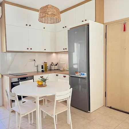 Διαμέρισμα New With Private Yard 150m From Νικήτη