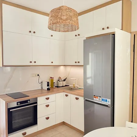 Διαμέρισμα New With Private Yard 150m From *