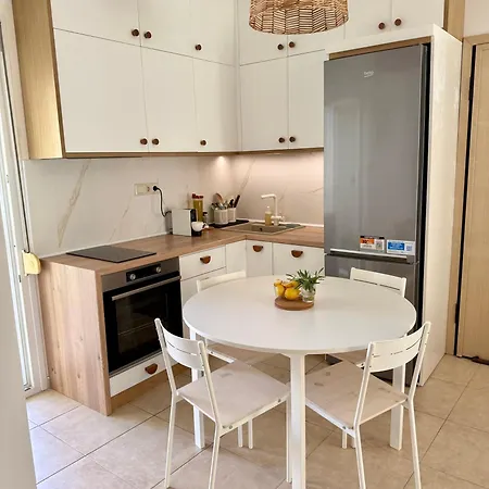 Διαμέρισμα New With Private Yard 150m From