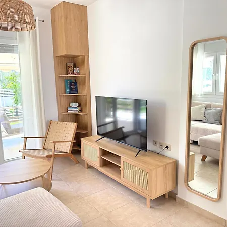 Διαμέρισμα New With Private Yard 150m From *