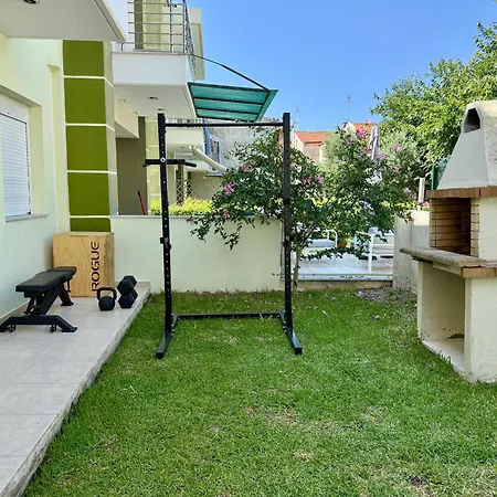 New With Private Yard 150m From Διαμέρισμα
