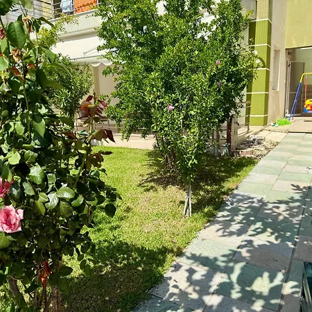Appartement New With Private Yard 150m From Nikiti (Sithonia)